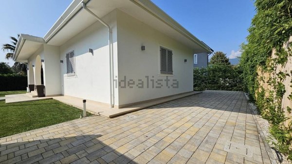 casa indipendente in vendita a Forte dei Marmi