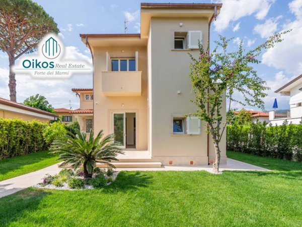 casa indipendente in vendita a Forte dei Marmi