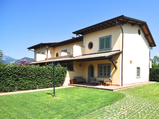 casa indipendente in vendita a Forte dei Marmi