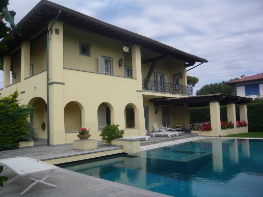 casa indipendente in vendita a Forte dei Marmi