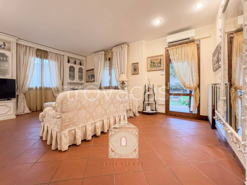 casa indipendente in vendita a Forte dei Marmi