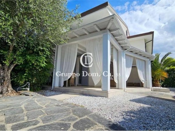 casa indipendente in vendita a Forte dei Marmi