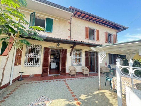 casa indipendente in vendita a Forte dei Marmi