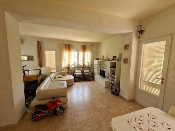 casa indipendente in vendita a Forte dei Marmi