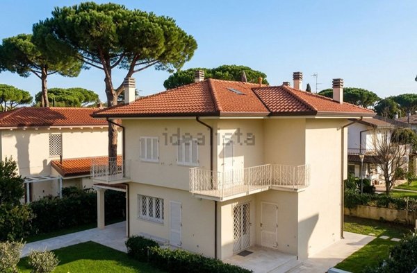 casa indipendente in vendita a Forte dei Marmi