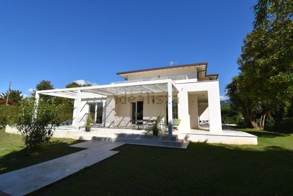 casa indipendente in vendita a Forte dei Marmi
