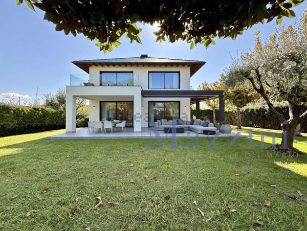 casa indipendente in vendita a Forte dei Marmi