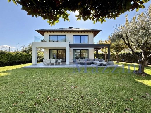 casa indipendente in vendita a Forte dei Marmi