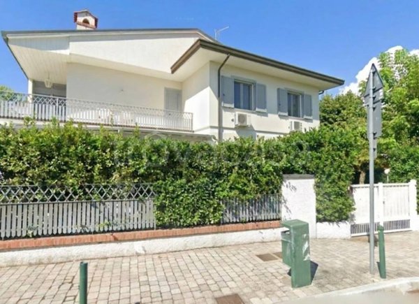 casa indipendente in vendita a Forte dei Marmi
