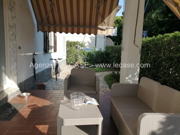 casa indipendente in vendita a Forte dei Marmi