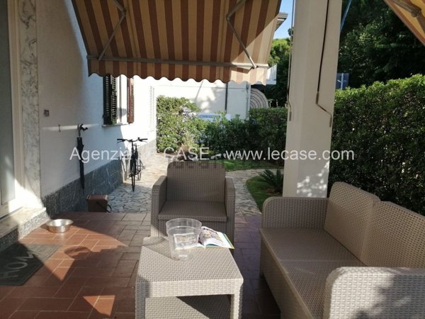 casa indipendente in vendita a Forte dei Marmi