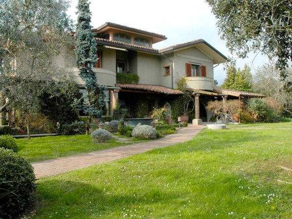 casa indipendente in vendita a Forte dei Marmi