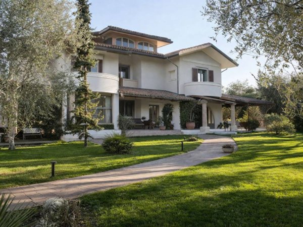 casa indipendente in vendita a Forte dei Marmi