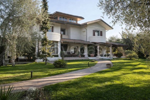 casa indipendente in vendita a Forte dei Marmi