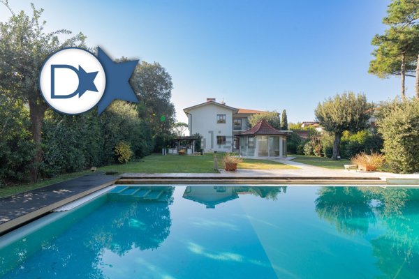 casa indipendente in vendita a Forte dei Marmi