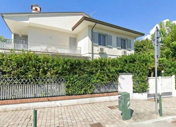 casa indipendente in vendita a Forte dei Marmi