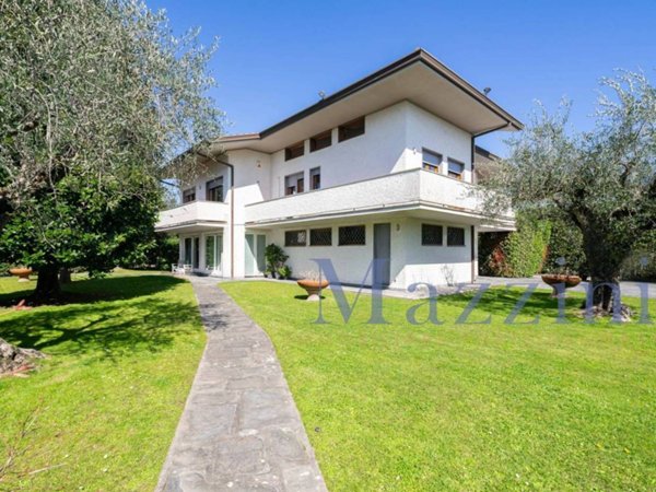 casa indipendente in vendita a Forte dei Marmi