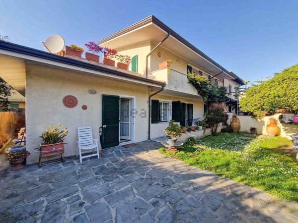 casa indipendente in vendita a Forte dei Marmi