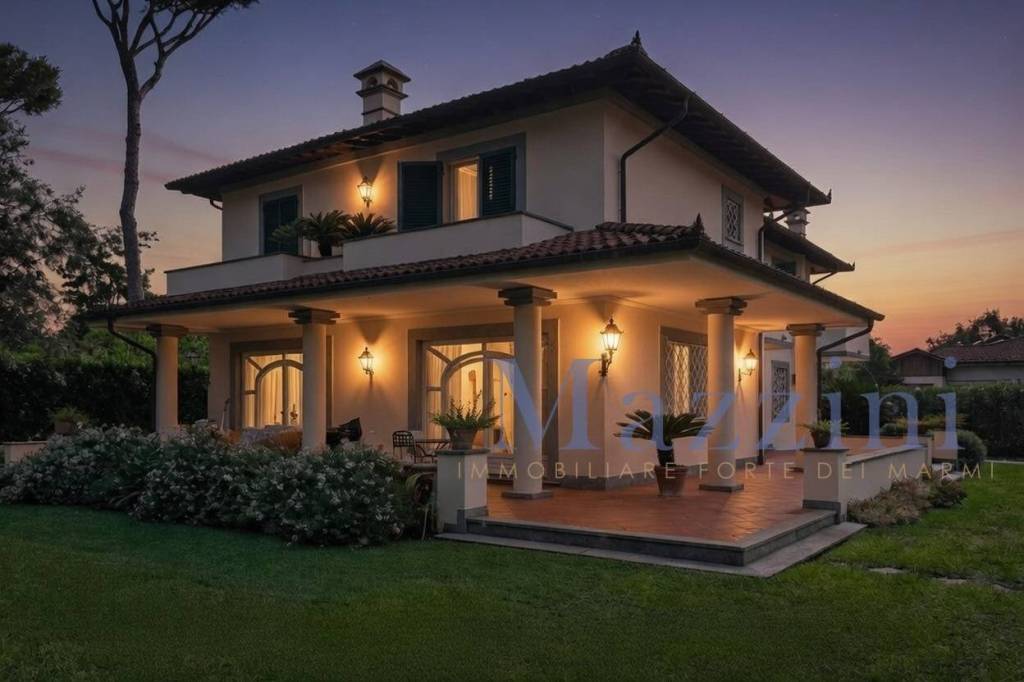 casa indipendente in vendita a Forte dei Marmi in zona Vittoria Apuana