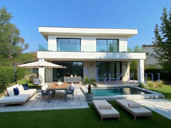 casa indipendente in vendita a Forte dei Marmi