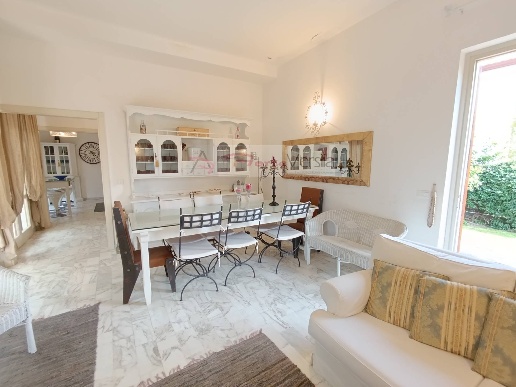 casa indipendente in vendita a Forte dei Marmi