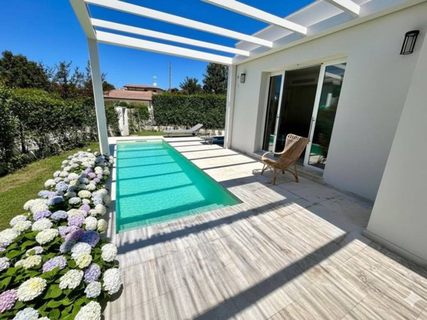 casa indipendente in vendita a Forte dei Marmi