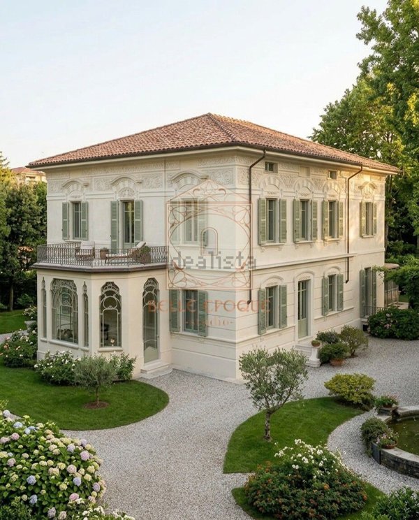 casa indipendente in vendita a Forte dei Marmi in zona Roma Imperiale