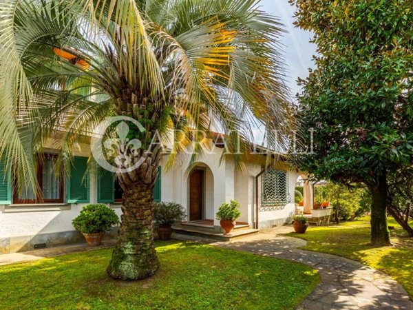 casa indipendente in vendita a Forte dei Marmi