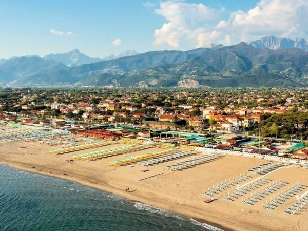 casa indipendente in vendita a Forte dei Marmi