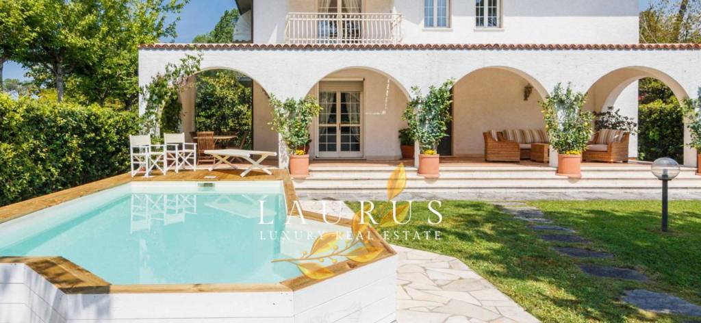 casa indipendente in vendita a Forte dei Marmi