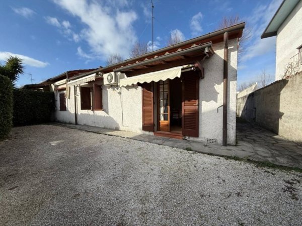 casa indipendente in vendita a Forte dei Marmi