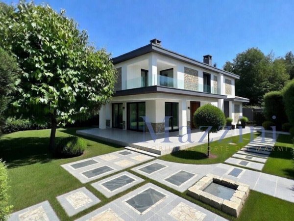 casa indipendente in vendita a Forte dei Marmi in zona Vittoria Apuana