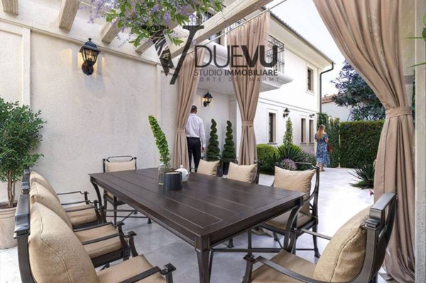 casa indipendente in vendita a Forte dei Marmi