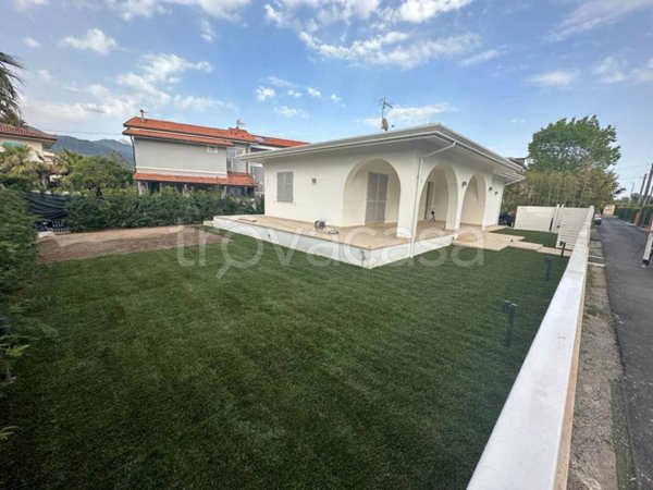casa indipendente in vendita a Forte dei Marmi