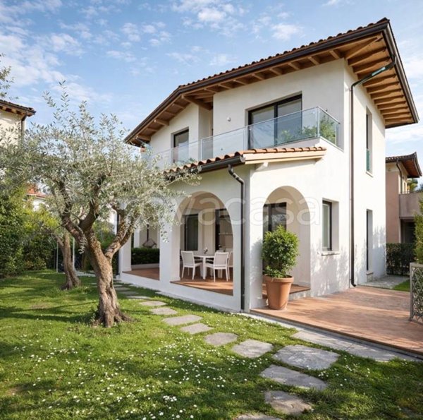 casa indipendente in vendita a Forte dei Marmi