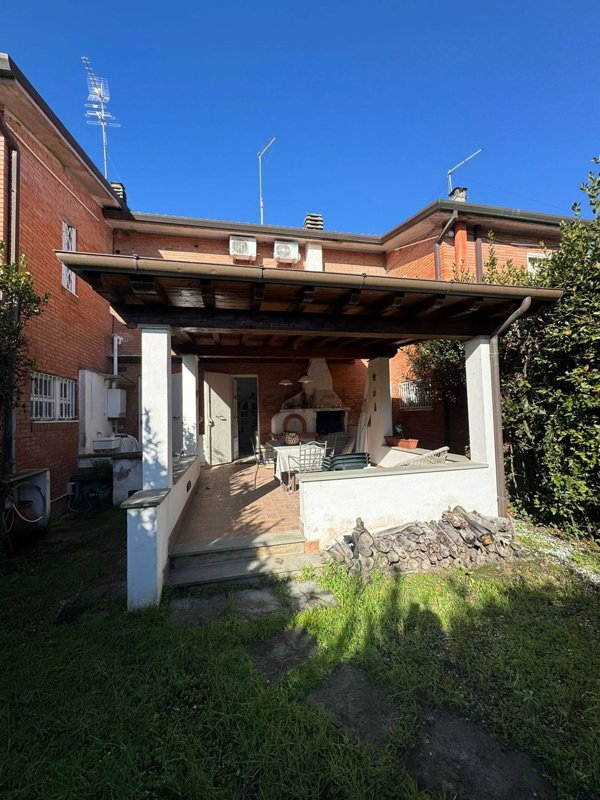 casa indipendente in vendita a Forte dei Marmi