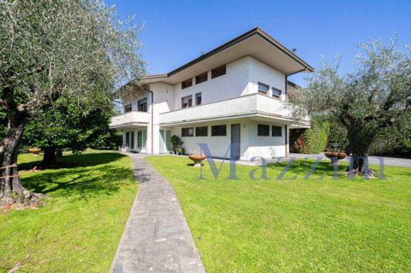 casa indipendente in vendita a Forte dei Marmi