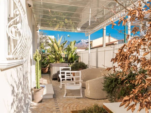 casa indipendente in vendita a Forte dei Marmi