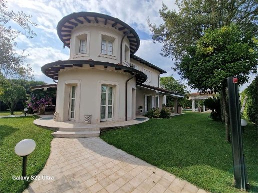casa indipendente in vendita a Forte dei Marmi in zona Vittoria Apuana