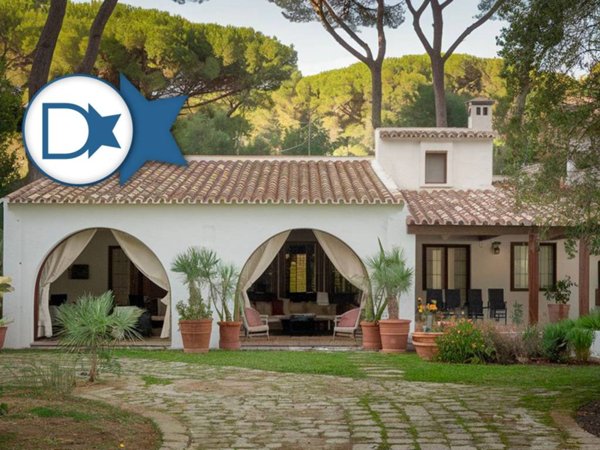 casa indipendente in vendita a Forte dei Marmi in zona Roma Imperiale