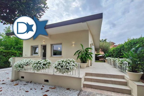 casa indipendente in vendita a Forte dei Marmi