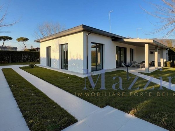 casa indipendente in vendita a Forte dei Marmi in zona Vittoria Apuana