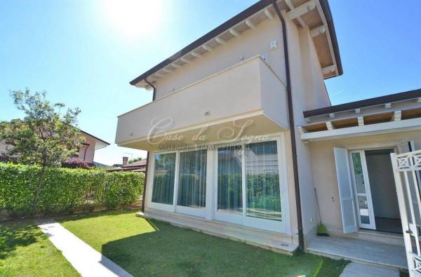 casa indipendente in vendita a Forte dei Marmi
