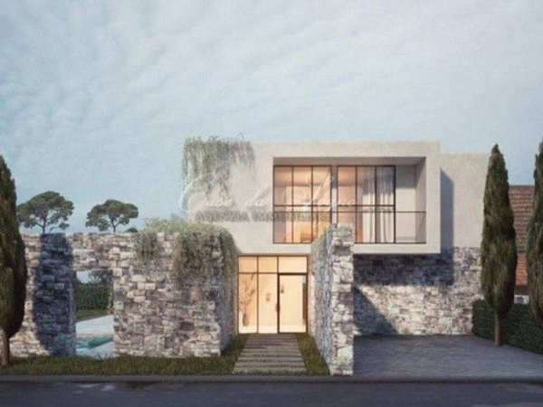 casa indipendente in vendita a Forte dei Marmi in zona Vittoria Apuana