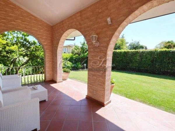 casa indipendente in vendita a Forte dei Marmi