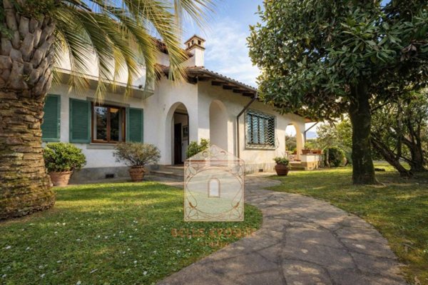 casa indipendente in vendita a Forte dei Marmi