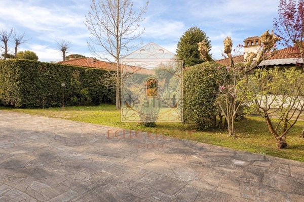 casa indipendente in vendita a Forte dei Marmi