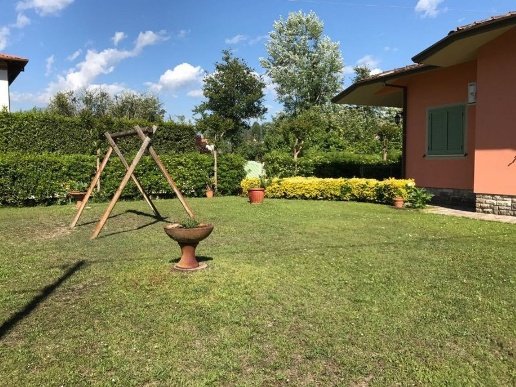 casa indipendente in vendita a Forte dei Marmi in zona Vittoria Apuana