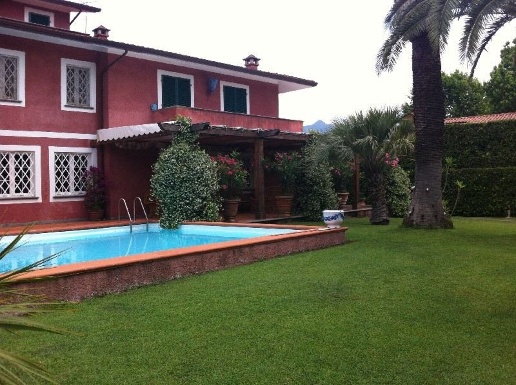 casa indipendente in vendita a Forte dei Marmi