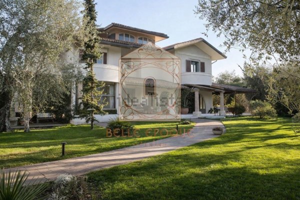 casa indipendente in vendita a Forte dei Marmi